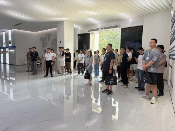 到广西北部湾国际港务集团有限公司——西部陆海新通道北部湾港展厅参观学习